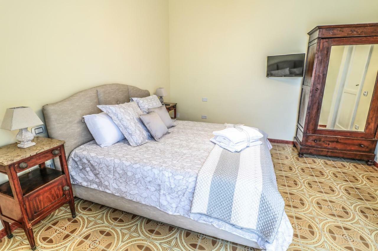 Scognamiglio Suites Ercolano Bagian luar foto